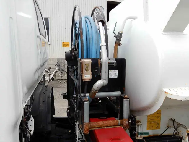 いすゞ エルフ PB-NPS81AN(4WD)の写真10