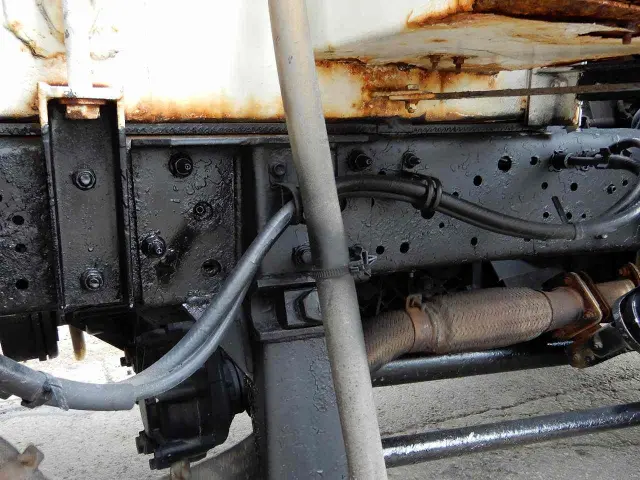 いすゞ エルフ PB-NPS81AN(4WD)の写真13