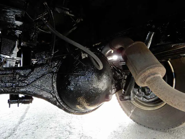 いすゞ エルフ PB-NPS81AN(4WD)の写真14