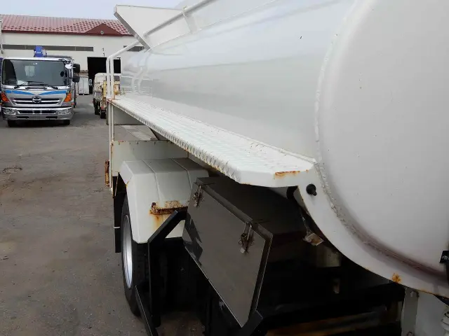 いすゞ エルフ PB-NPS81AN(4WD)の写真15