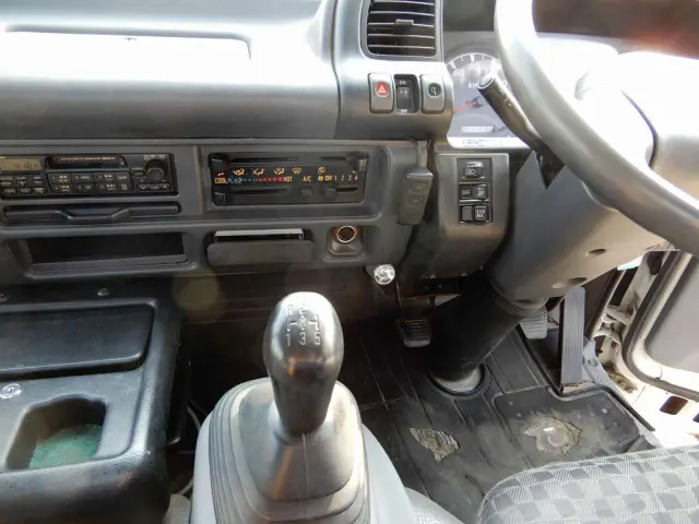 いすゞ エルフ PB-NPS81AN(4WD)の写真23