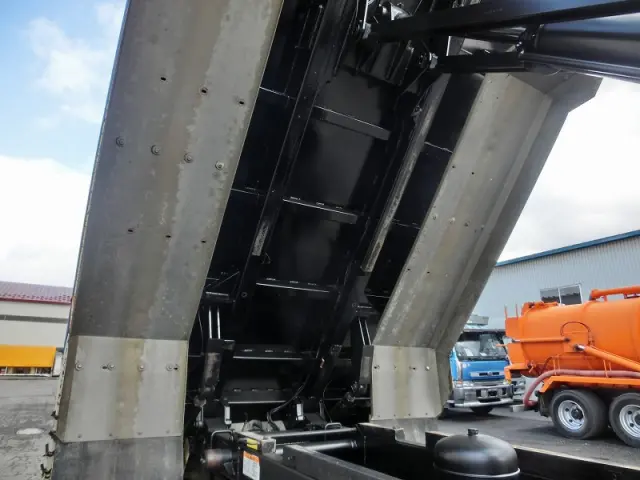 日野 プロフィア QKG-FS1EKDA(6x4)の写真12