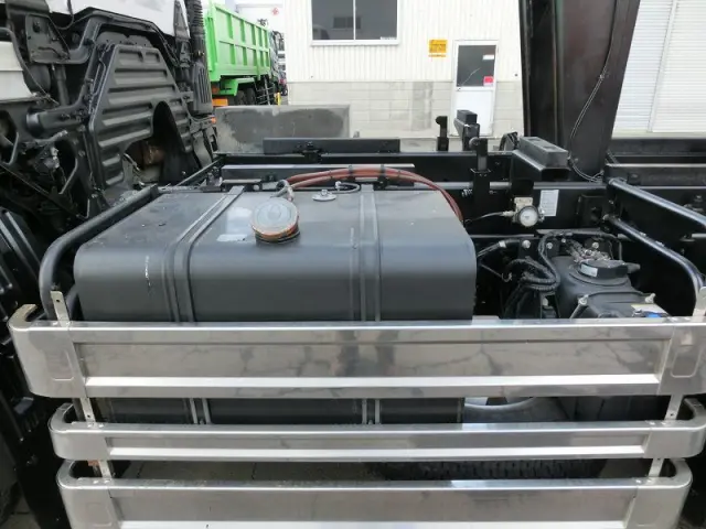 日野 プロフィア QKG-FS1EKDA(6x4)の写真17