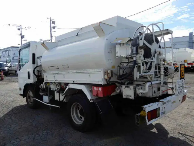 いすゞ エルフ BKG-NMR85N(2WD)の写真4