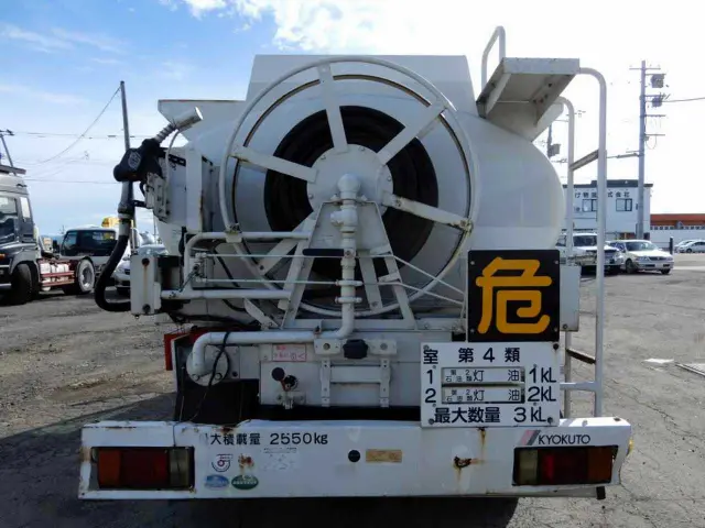 いすゞ エルフ BKG-NMR85N(2WD)の写真5