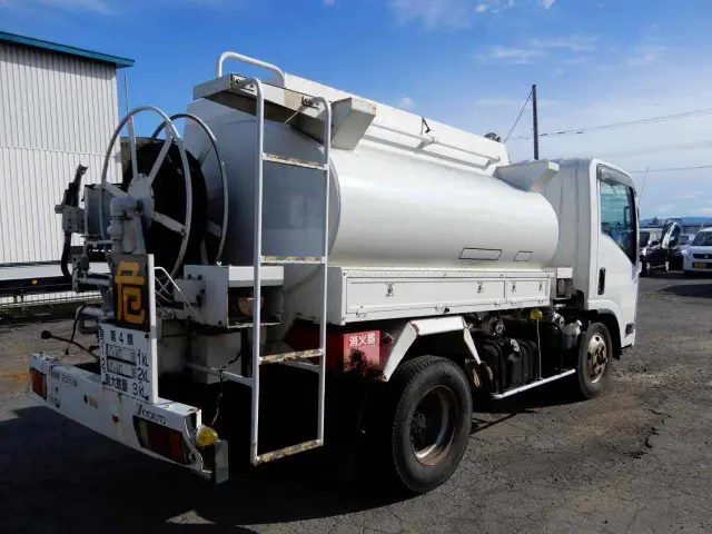 いすゞ エルフ BKG-NMR85N(2WD)の写真6