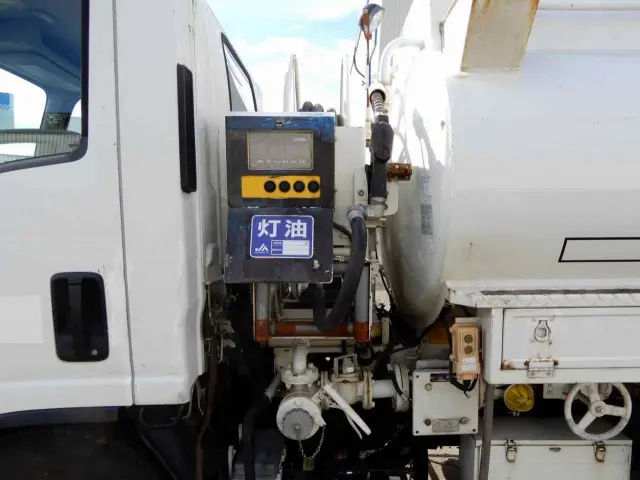 いすゞ エルフ BKG-NMR85N(2WD)の写真10