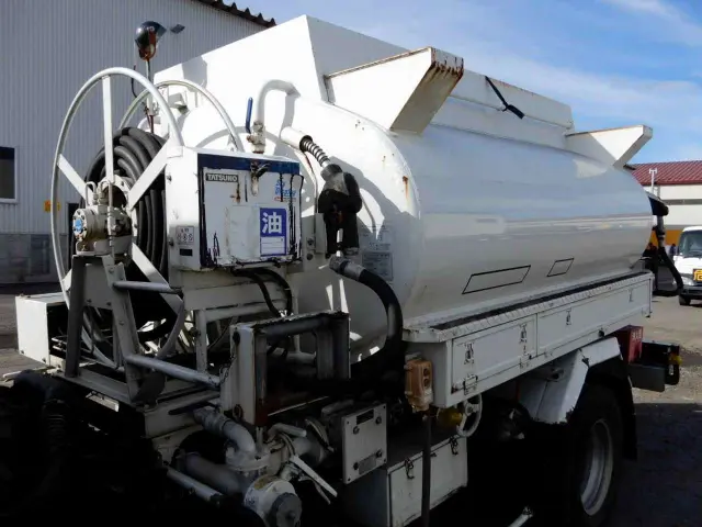 いすゞ エルフ BKG-NMR85N(2WD)の写真12