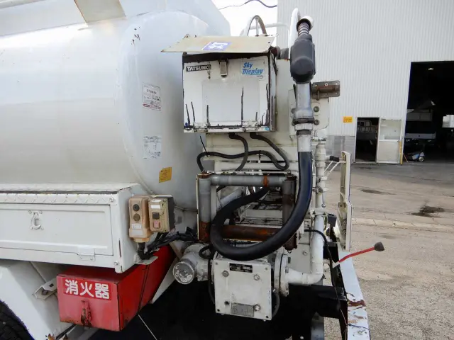 いすゞ エルフ BKG-NMR85N(2WD)の写真13