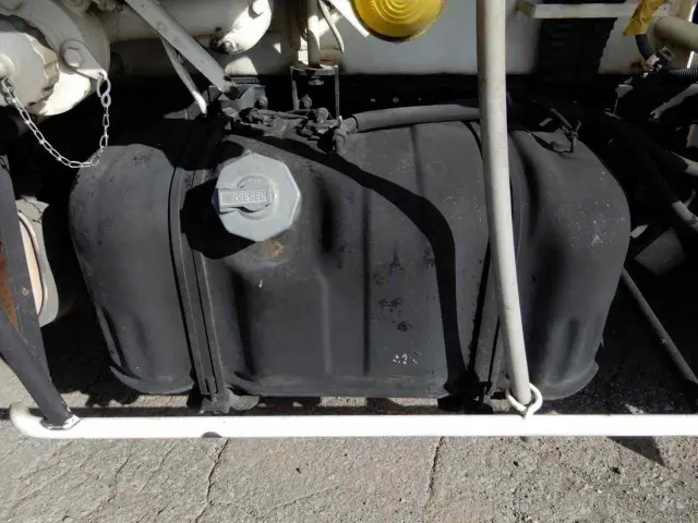 いすゞ エルフ BKG-NMR85N(2WD)の写真17