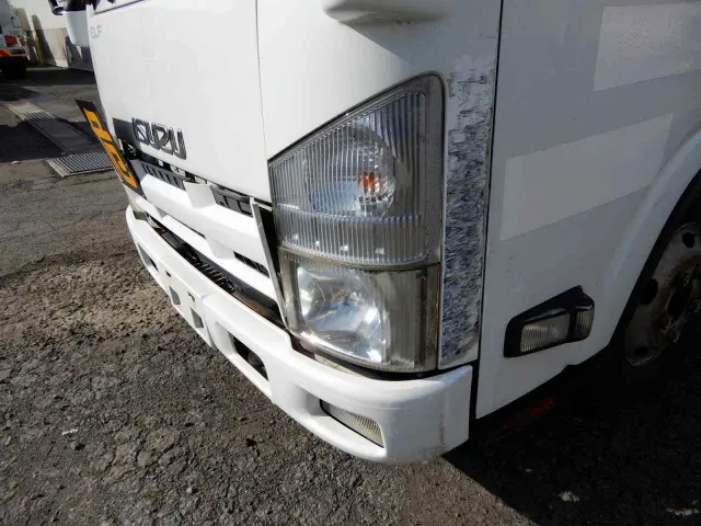いすゞ エルフ BKG-NMR85N(2WD)の写真19