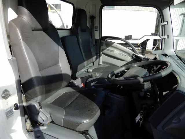 いすゞ エルフ BKG-NMR85N(2WD)の写真22