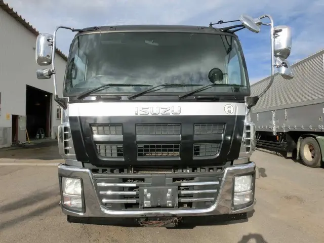 いすゞ ギガ LKG-CYZ77A(6x4)の写真3