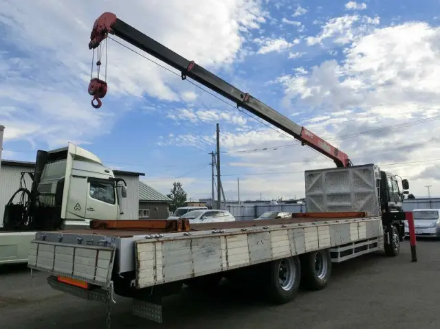 いすゞ ギガ LKG-CYZ77A(6x4)の写真10