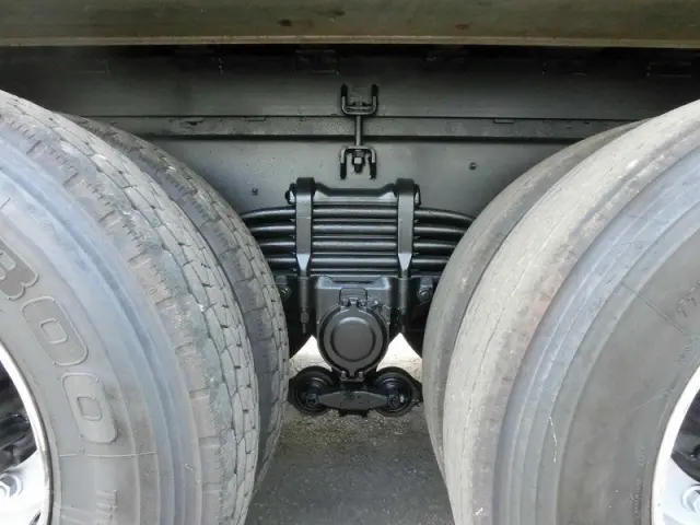 いすゞ ギガ LKG-CYZ77A(6x4)の写真15