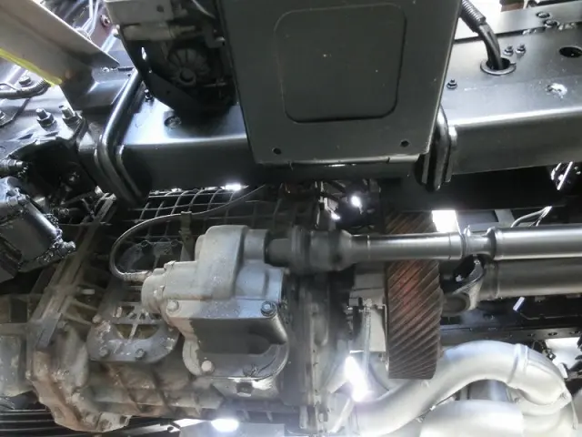 いすゞ ギガ LKG-CYZ77A(6x4)の写真16