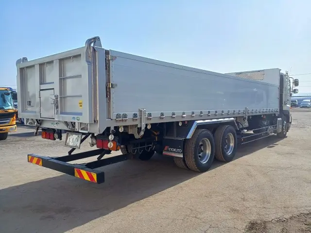 日野 プロフィア QPG-FS1EZEA(6x4)の写真6