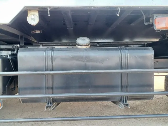 日野 プロフィア QPG-FS1EZEA(6x4)の写真16