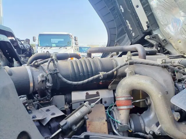 日野 プロフィア QPG-FS1EZEA(6x4)の写真20