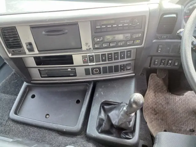 日野 プロフィア QPG-FS1EZEA(6x4)の写真23