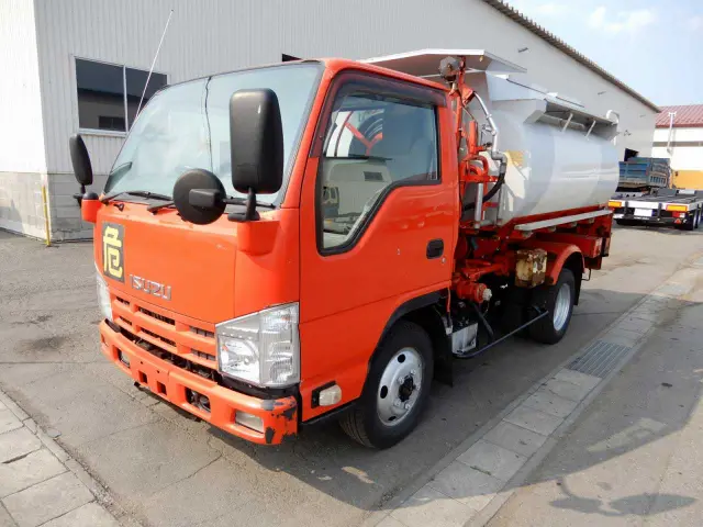 いすゞ エルフ TDG-NKS85AN(4WD)の写真1