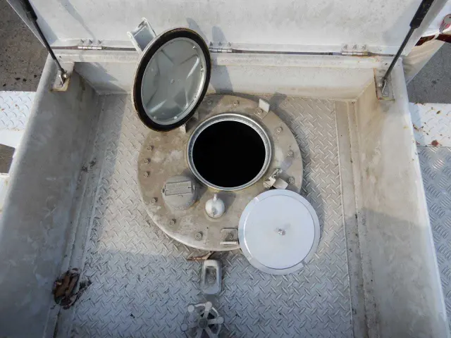 いすゞ エルフ TDG-NKS85AN(4WD)の写真9