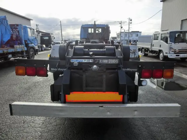 いすゞ ギガ PJ-CYZ51V6(6x4)の写真5