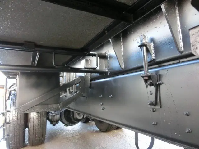 いすゞ ギガ PJ-CYZ51V6(6x4)の写真10