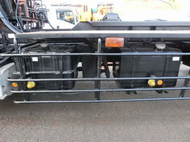 いすゞ ギガ PJ-CYZ51V6(6x4)の写真12