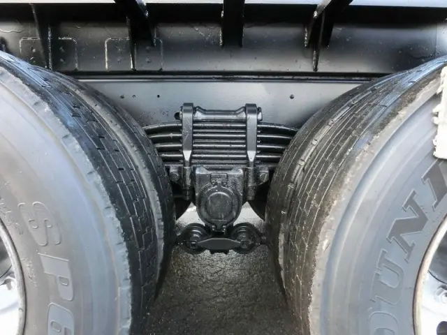 いすゞ ギガ PJ-CYZ51V6(6x4)の写真13