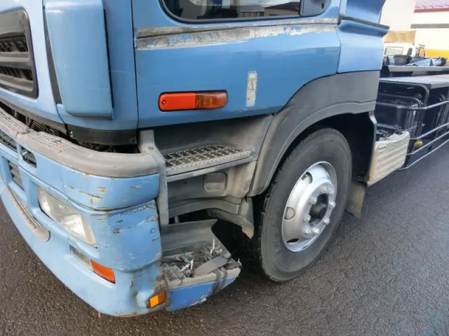 いすゞ ギガ PJ-CYZ51V6(6x4)の写真16