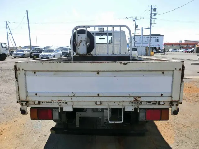 いすゞ エルフ PB-NKS81A(4WD)の写真5