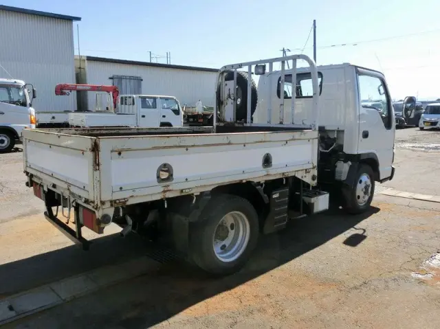 いすゞ エルフ PB-NKS81A(4WD)の写真6