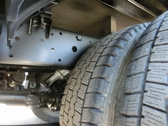 いすゞ エルフ PB-NKS81A(4WD)の写真10