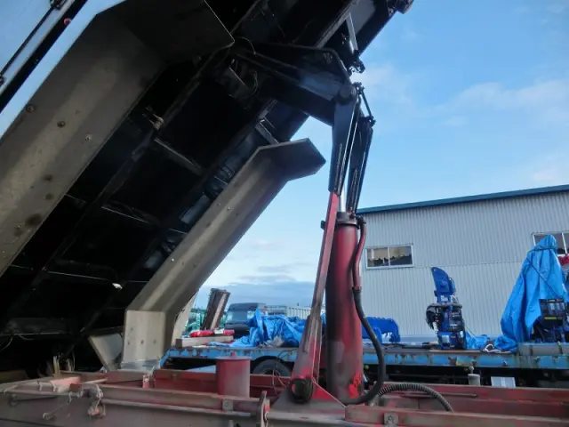 日野 プロフィア BDG-FR1EPYA(6x2)の写真10