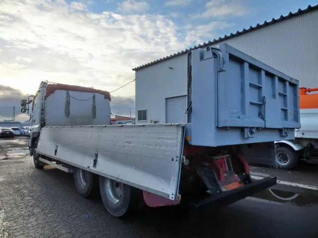 日野 プロフィア BDG-FR1EPYA(6x2)の写真18