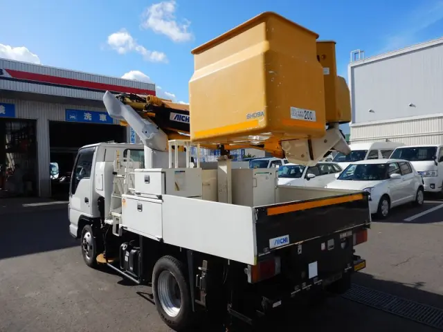 いすゞ エルフ BDG-NKS85AN(4WD)の写真4