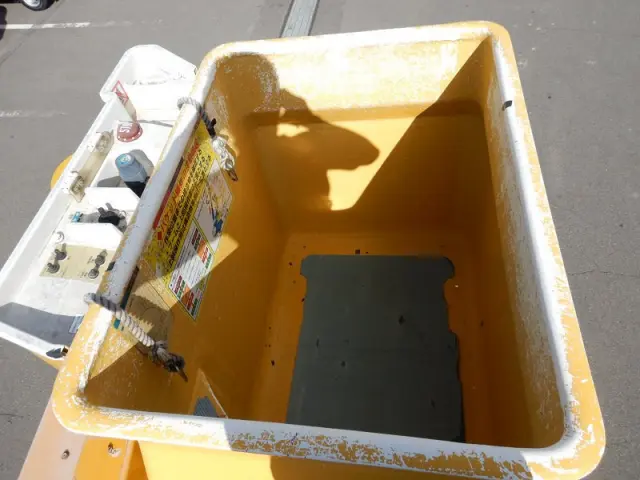 いすゞ エルフ BDG-NKS85AN(4WD)の写真14