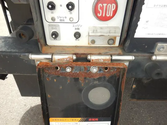 いすゞ エルフ BDG-NKS85AN(4WD)の写真41