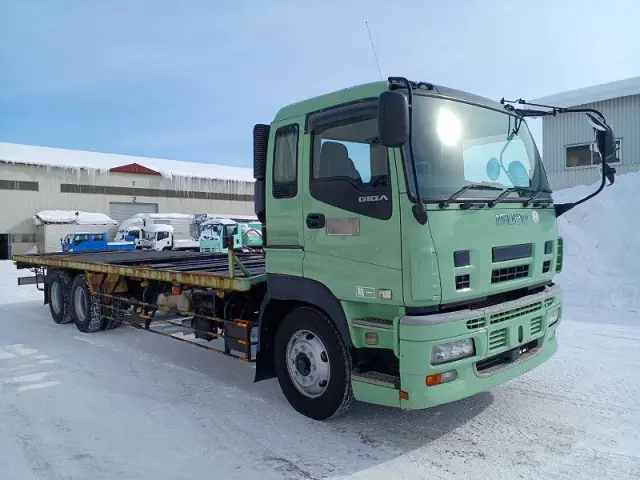 いすゞ ギガ PDG-CYZ77V8(6x4)の写真2