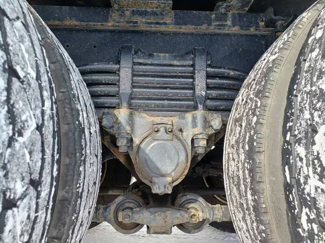 いすゞ ギガ PDG-CYZ77V8(6x4)の写真14