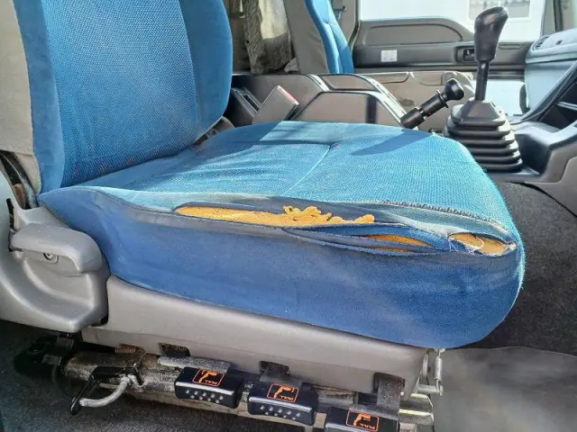 いすゞ ギガ PDG-CYZ77V8(6x4)の写真18