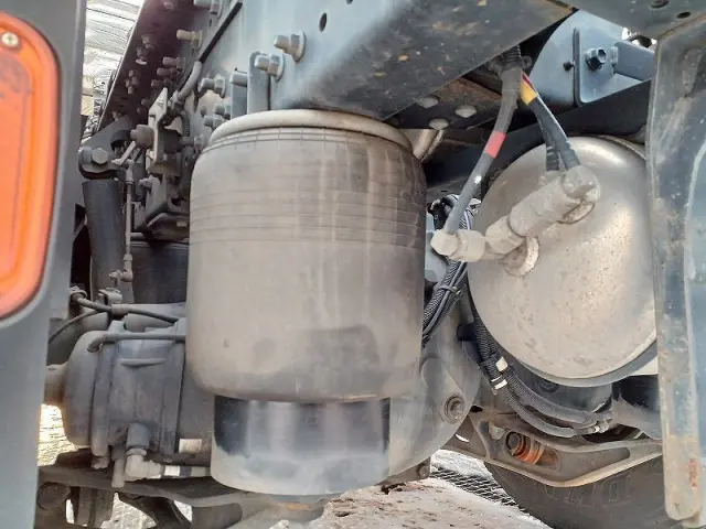 日野 プロフィア QPG-SH1EDDG(2WD)の写真8