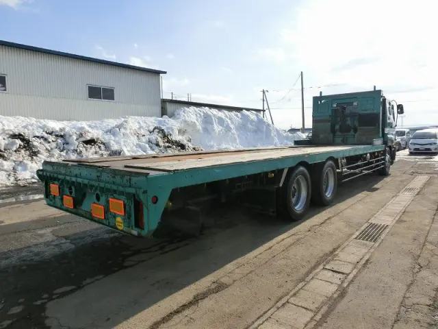 いすゞ ギガ KL-CYZ52V4(6x4)の写真6