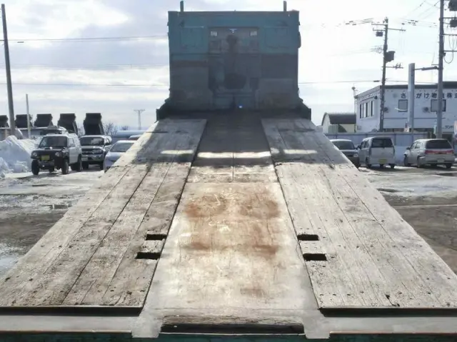 いすゞ ギガ KL-CYZ52V4(6x4)の写真7