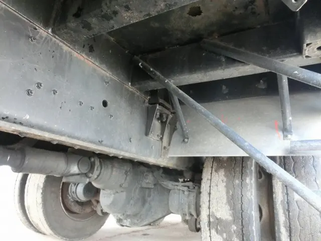 いすゞ ギガ KL-CYZ52V4(6x4)の写真9