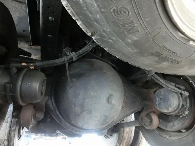 いすゞ ギガ KL-CYZ52V4(6x4)の写真11