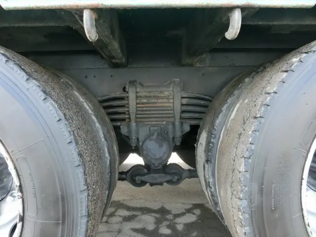 いすゞ ギガ KL-CYZ52V4(6x4)の写真12