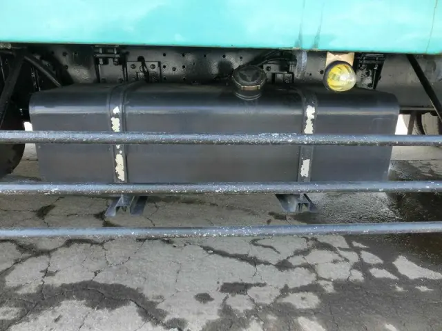 いすゞ ギガ KL-CYZ52V4(6x4)の写真13