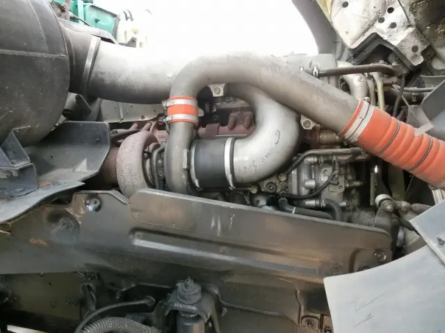 いすゞ ギガ KL-CYZ52V4(6x4)の写真20